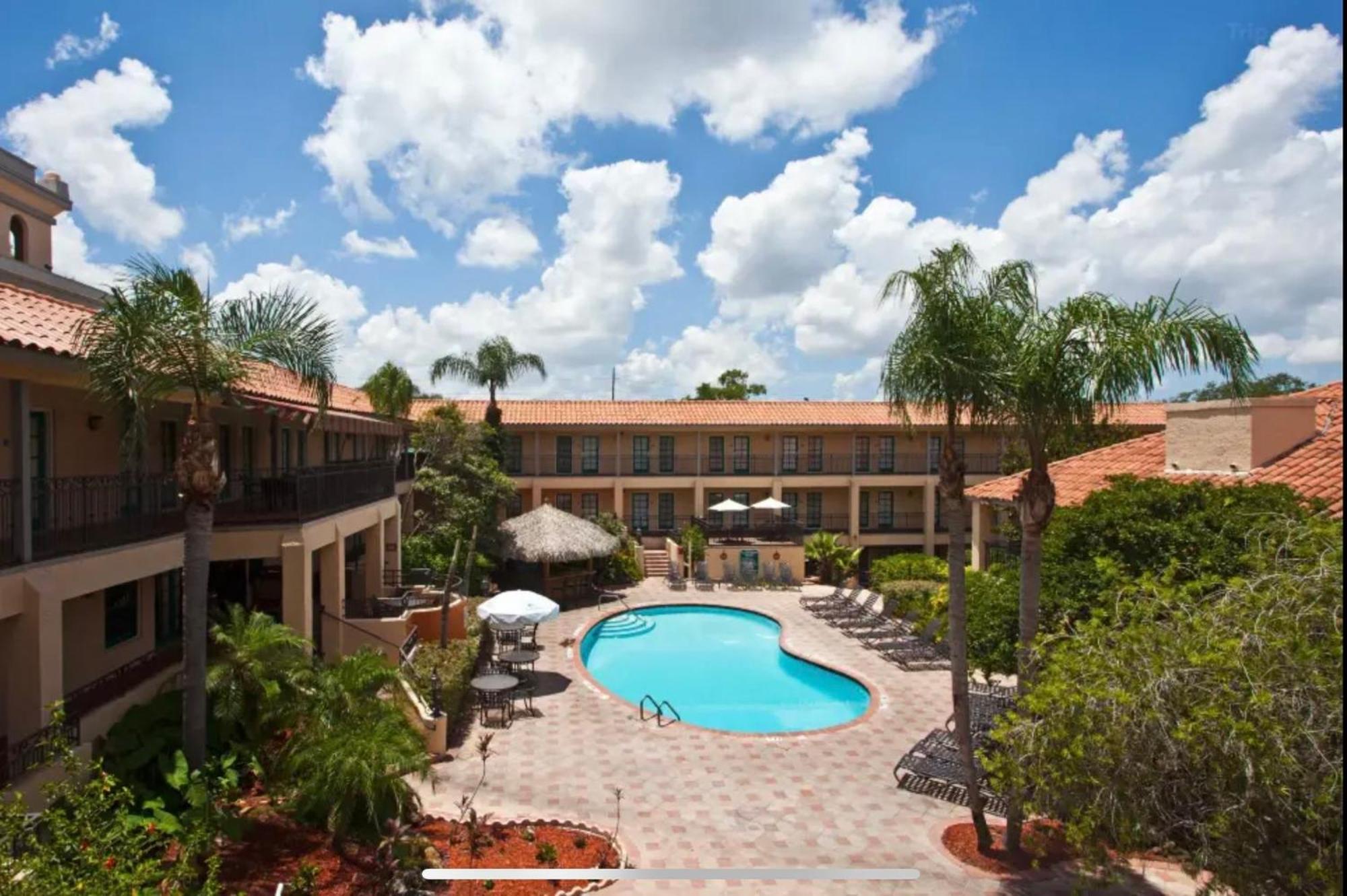 Red Roof Inn Plus & Suites Tampa Exterior foto